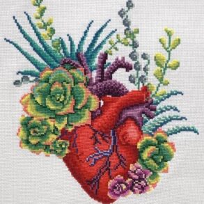 Anatomical heart with succulent cross stitch pattern - Finished work by our customers from social networks. Many thanks for this photo. #smasterilli #crossstitch #crossstitchpattern #lovecrossstitch #valentinedaygift #heartcrossstitch #anatomicalheart