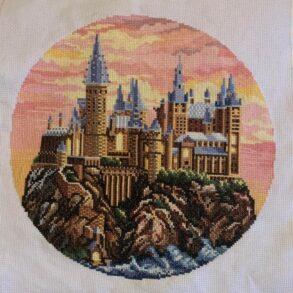 Hogwarts castle cross stitch pattern #smasterilli #crossstitch #crossstitchpattern #castle #midievalcastle #hogwarts