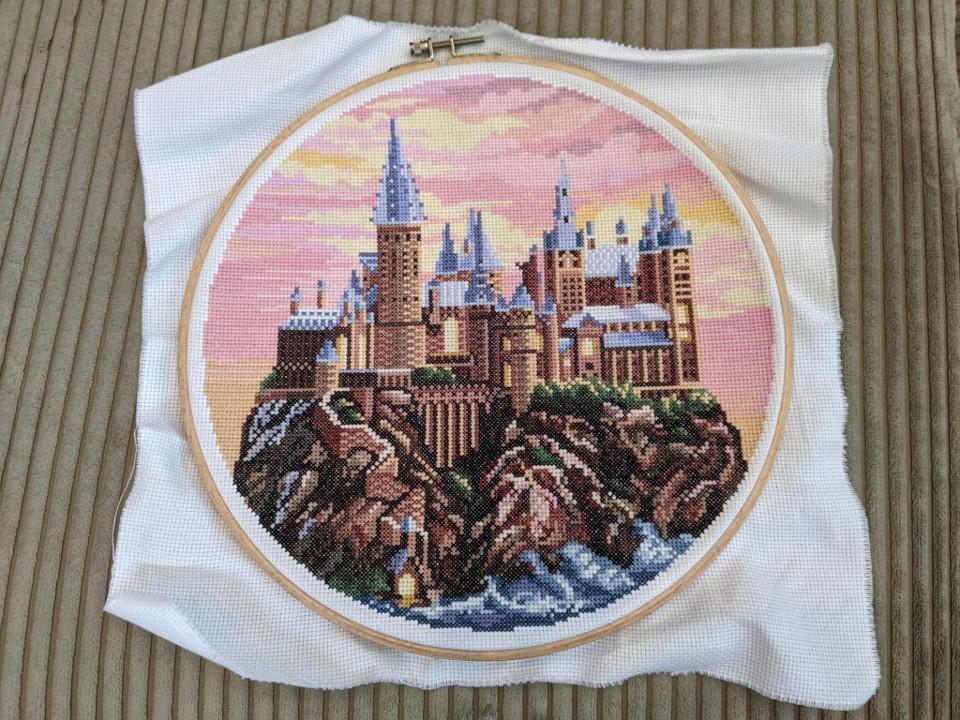 Cozy Hogwarts cross stitch pattern PDF. Heart with castle