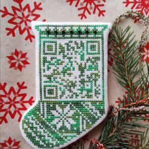 Christmas QR code ornament cross stitch pattern - Finished work by our customers from social networks. Many thanks for this photo. #smasterilli #crossstitch #crossstitchpattern #wintercrossstitch #christmascrossstitch #qrcode