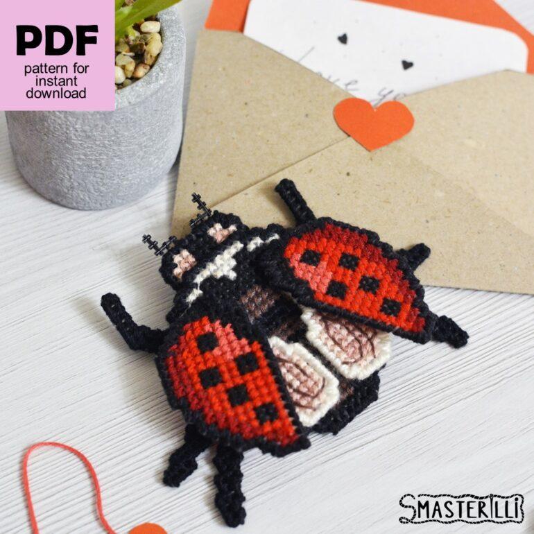 Ladybug cross stitch pattern for plastic canvas PDF , 3D insect with wings pattern and tutorial by Smasterilli. Digital cross stitch pattern for instant download. Plastic Canvas Project #smasterilli #crossstitch #crossstitchpattern #lovecrossstitch #valentinedaygift #plasticcanvas #insect #ladybug
