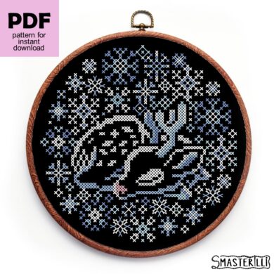 Christmas reindeer cross stitch pattern PDF, modern winter ornament for beginners. Digital cross stitch pattern by Smasterilli for Instant download